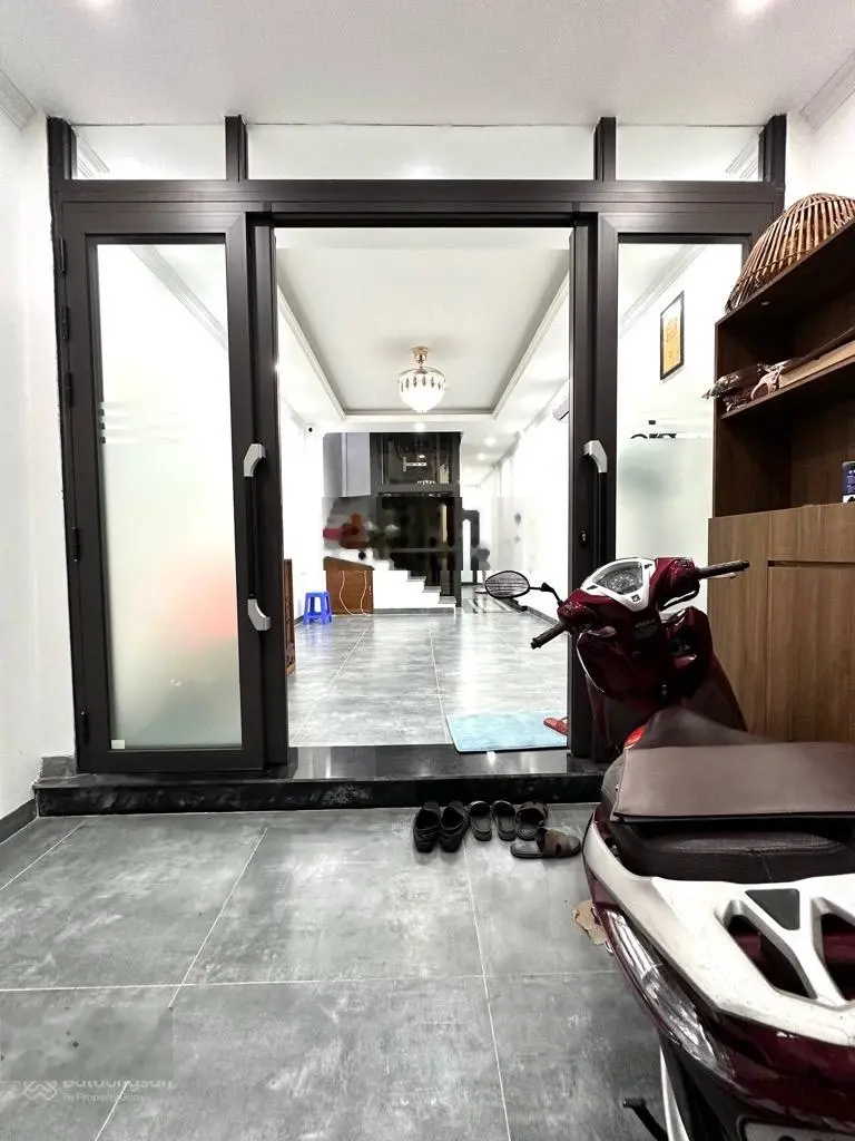 Khu cực vip quận Cầu Giấy - ba bước ra mặt phố - thang máy - 2 mặt ngõ, thông tứ tung