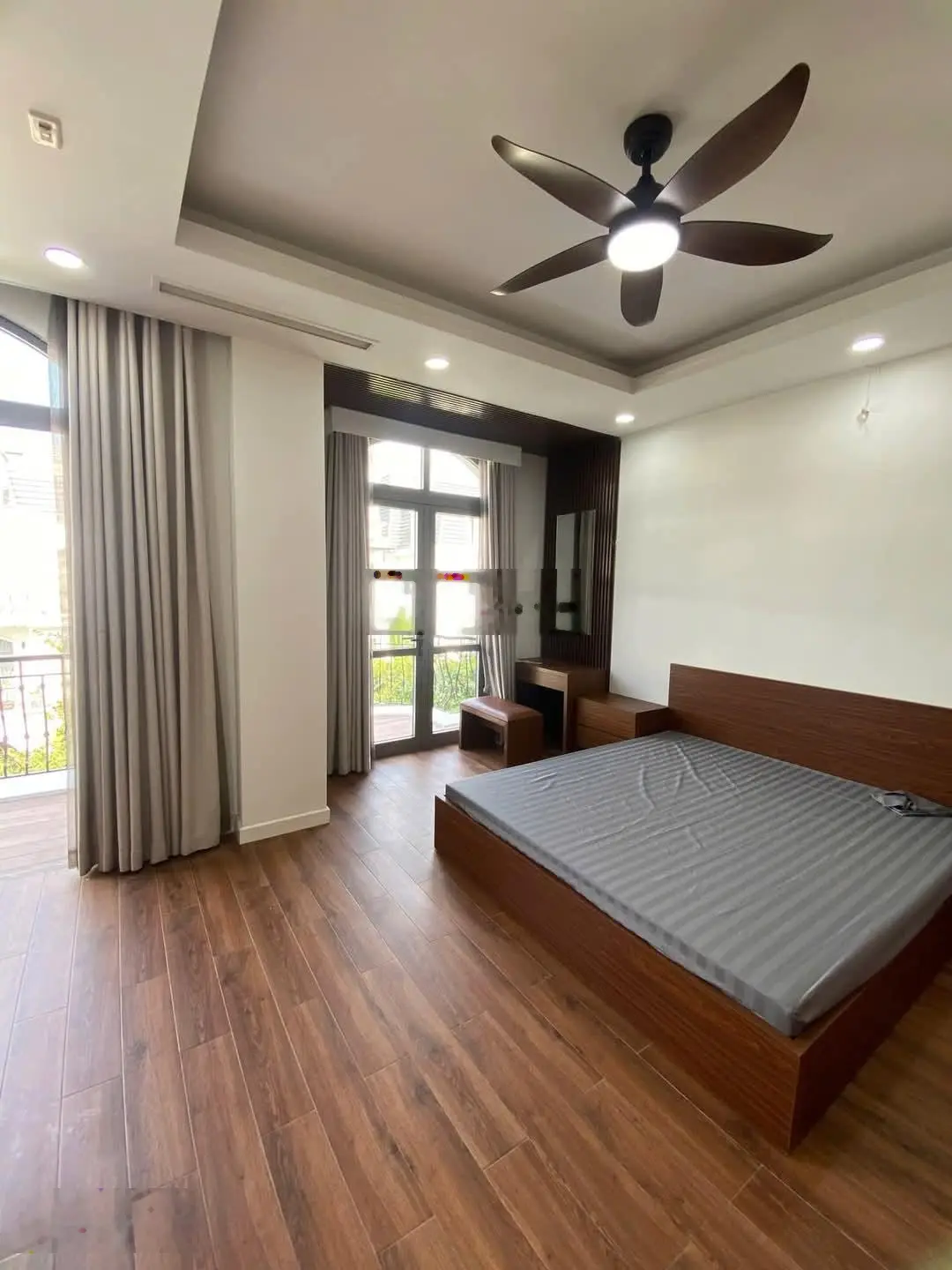 Bán NR 4PN, 5WC, 50m2 tại Bồ Đề, 8 tỷ VND