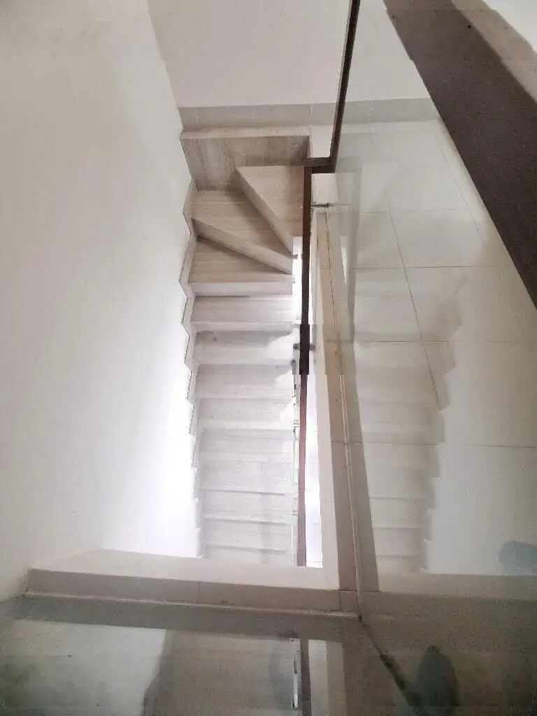 Hàng hiếm tại đường nguyễn văn công, 6,5 tỷ - 3 pn, 3 wc, 42m2 ( 4.4m x10m)
