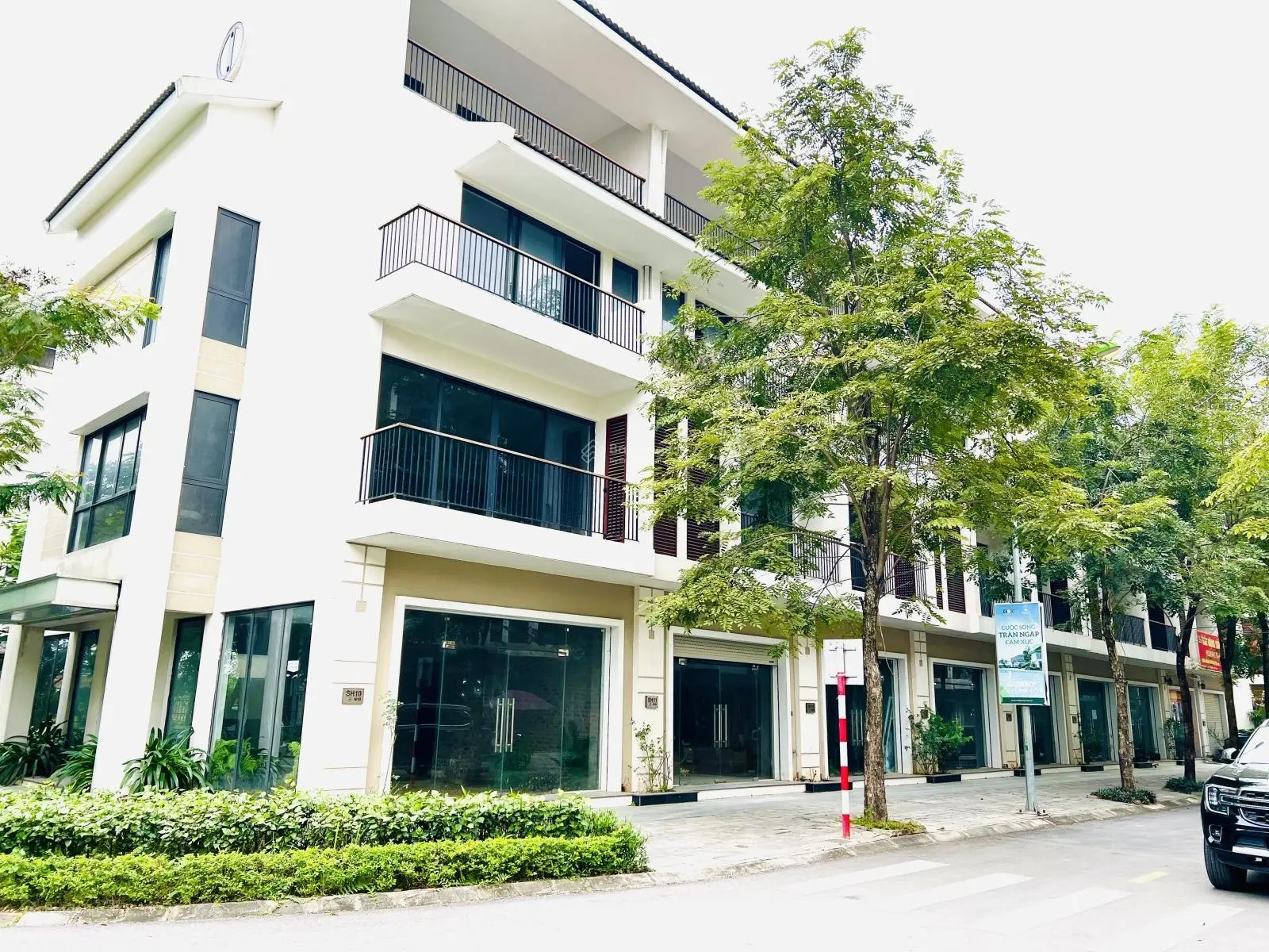 Bán căn liền kề Shophouse 100m2. Căn góc 2 mặt. LH 0962 204 ***