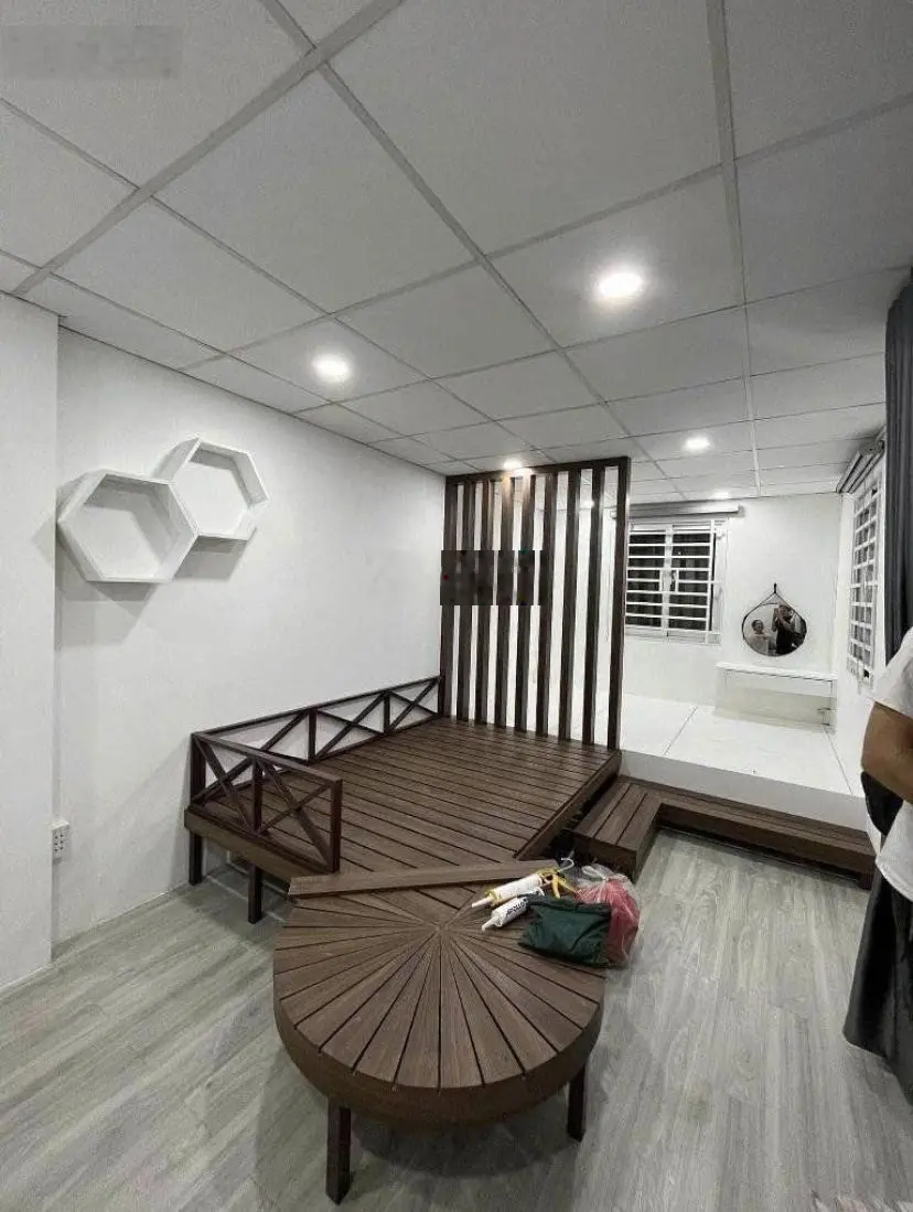 Bán nhà Đ. CMT8 - Q3. Diện tích 40m2. Giá bán 2tỷ7. Đã có sổ.