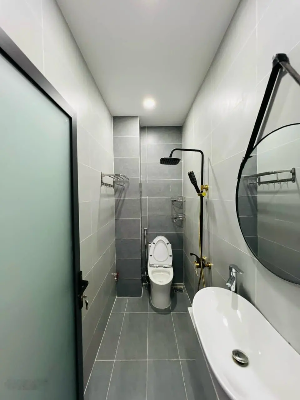Bán gấp nhà 441/xx Nguyễn đình Chiểu , Phường 5, Quận 3,56m2/2 tỷ 850tr ,Hẻm xe hơi ,sổ hồng riêng