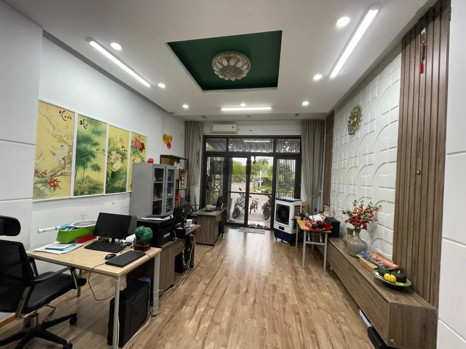 3 tầng đường 10m5 Sát Cách mạng tháng 8 chỉ 5ty950 có thương lượng
