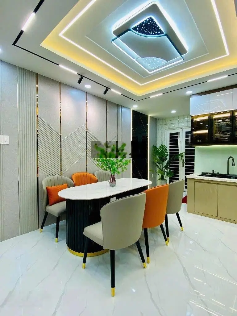 Tôi cần bán nhà mặt tiền đang cho thuê kinh doanh 31tr Thái Phiên-Q11.Gần chợ Bình Thới. Giá 3tỷ360