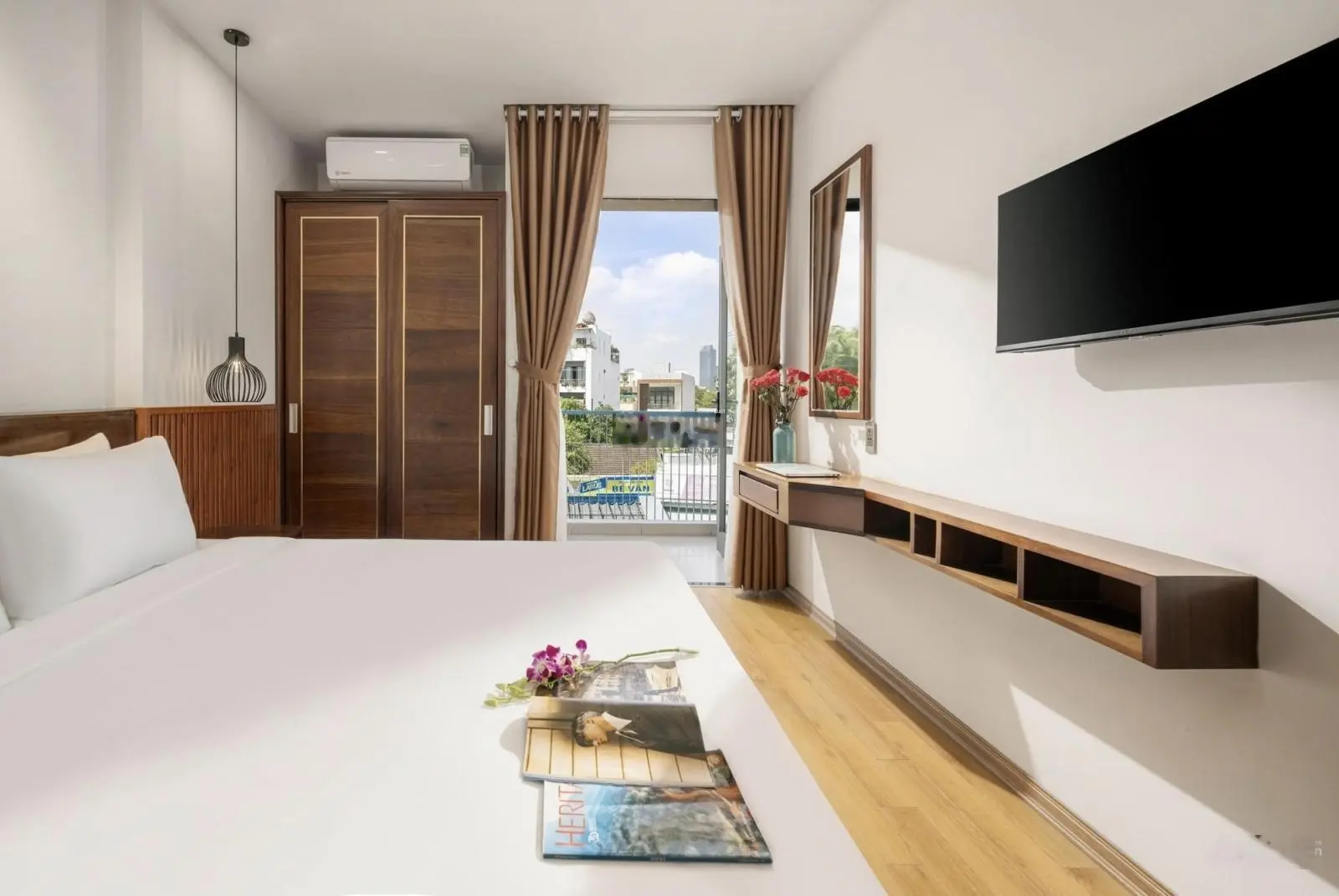 Bán toà căn hộ 9 tầng 32 phòng sát biển Mỹ Khê, ĐN - Hồ bơi vô cực - Cho thuê thu về 3,2 tỷ/năm