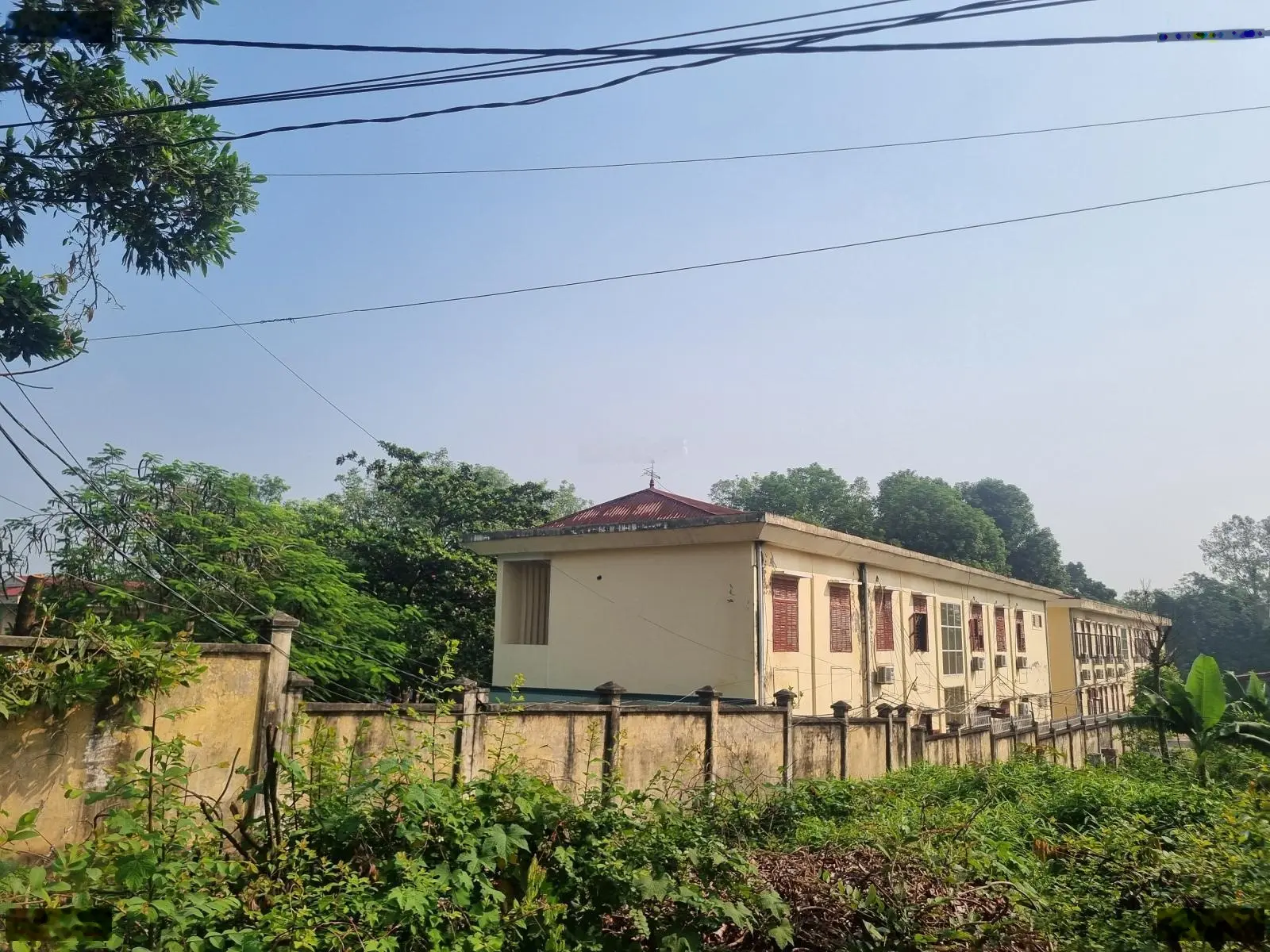 Gấp lô đất 200m2 full thổ cư sát trường học cấp 2 tại Đông Xuân Quốc Oai Hà Nội giá có vài triệu 1m