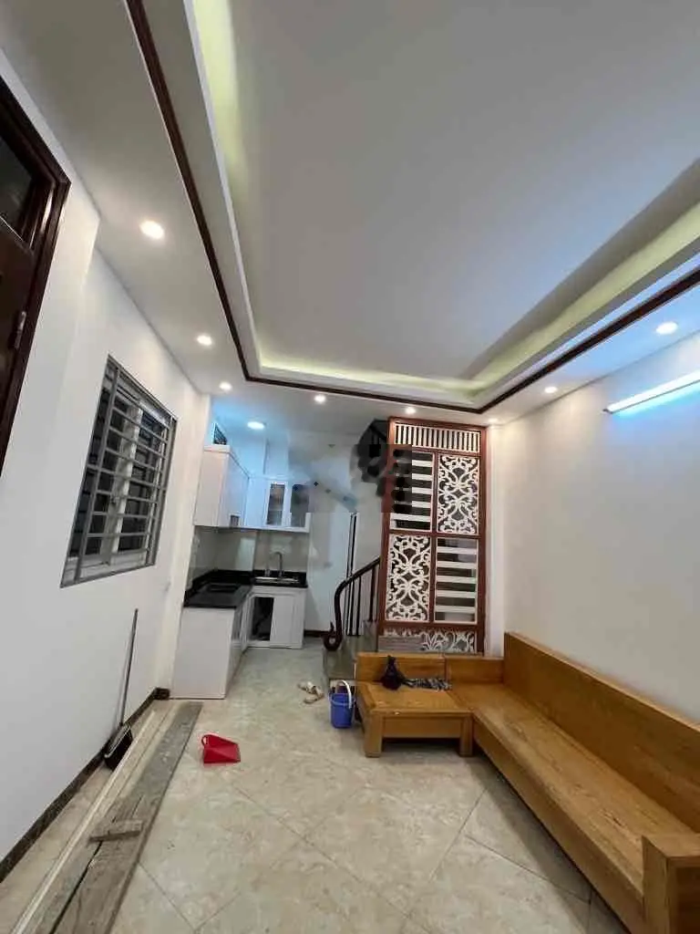 Bán nhà phố Vĩnh Hưng - Ô tô đỗ cửa - Ngõ thẳng - 5 tầng. Giá: 5,4 tỷ