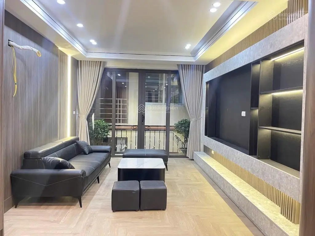Nhà mới kính coong - thang máy - sát ô tô - ngõ rộng - kinh doanh nhỏ