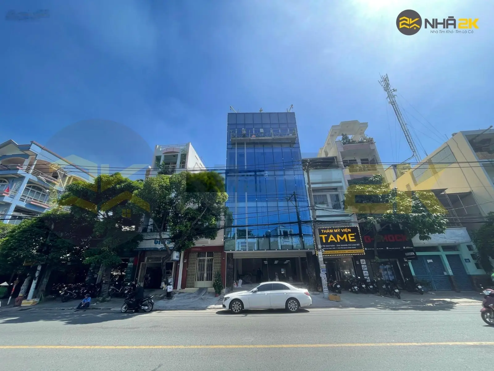 Ngộp bank! Bán Tòa nhà MT Nguyễn Cửu Vân, Bình Thạnh, 8x26m, Hầm + 7 Tầng, HĐT: 200tr, giá 65 tỷ