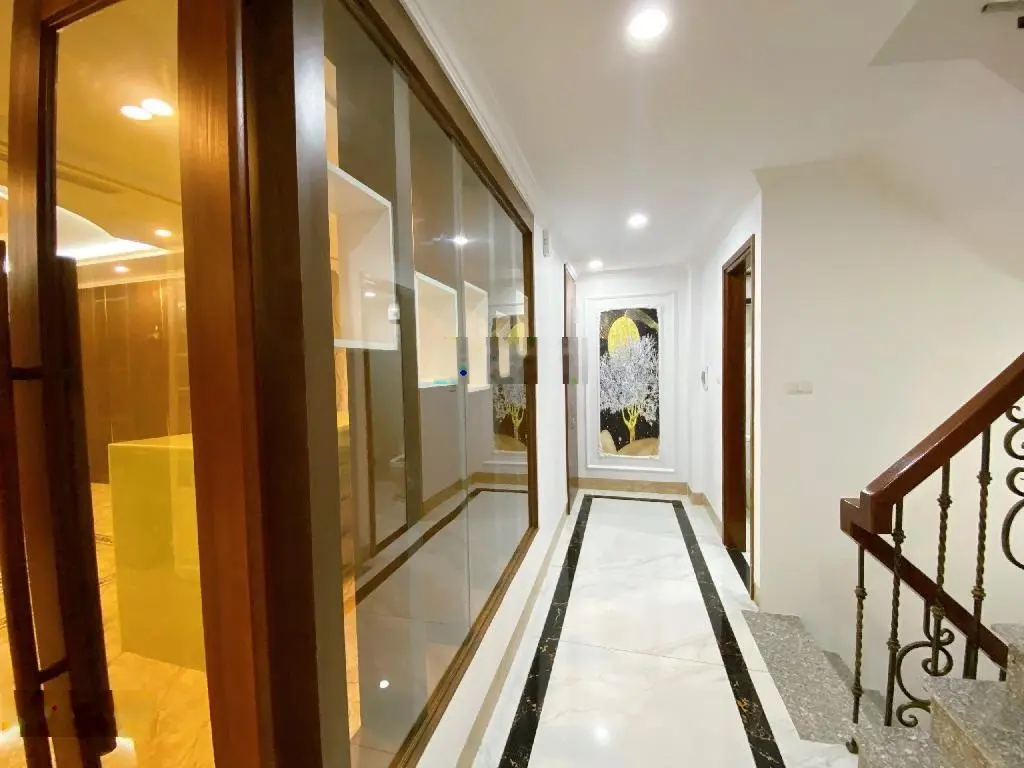 Bán nhà mặt phố Miếu Đầm 75m 8 tầng có hầm thông sàn thang máy, 2 vỉa hè thênh thang chỉ 57 tỷ