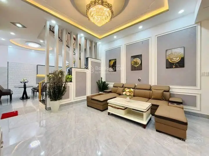 Nhà đẹp phố Chùa Láng, lô góc thoáng sáng, mặt ngõ thông kinh doanh, cách ô tô 45m, DT 38m2 * 5T