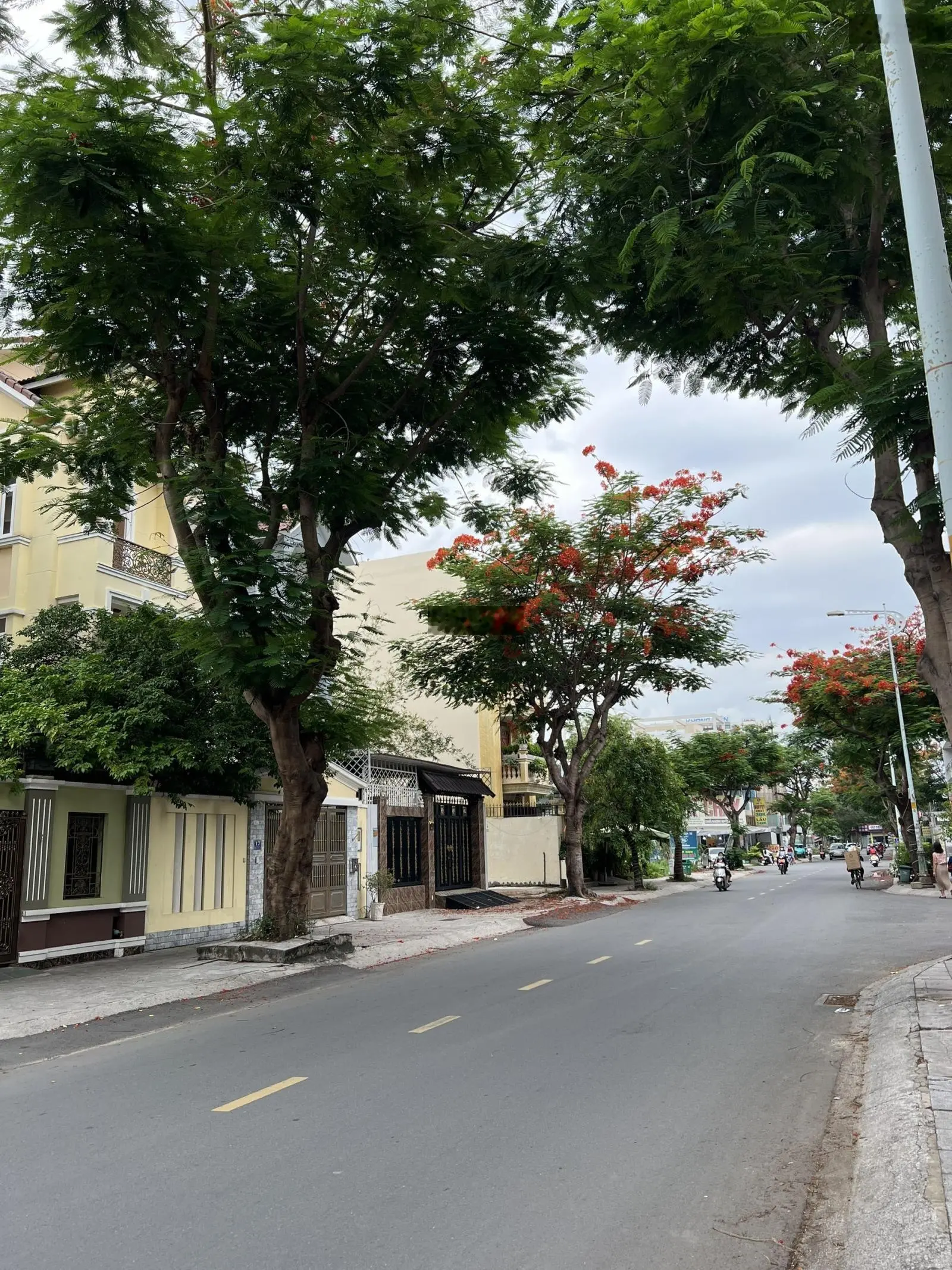 Bán biệt thự đơn lập KDC Đông Thủ Thiêm, MT đường 51, 10x15,5 1 trệt 2 lầu giá 15,5 tỷ sổ hồng
