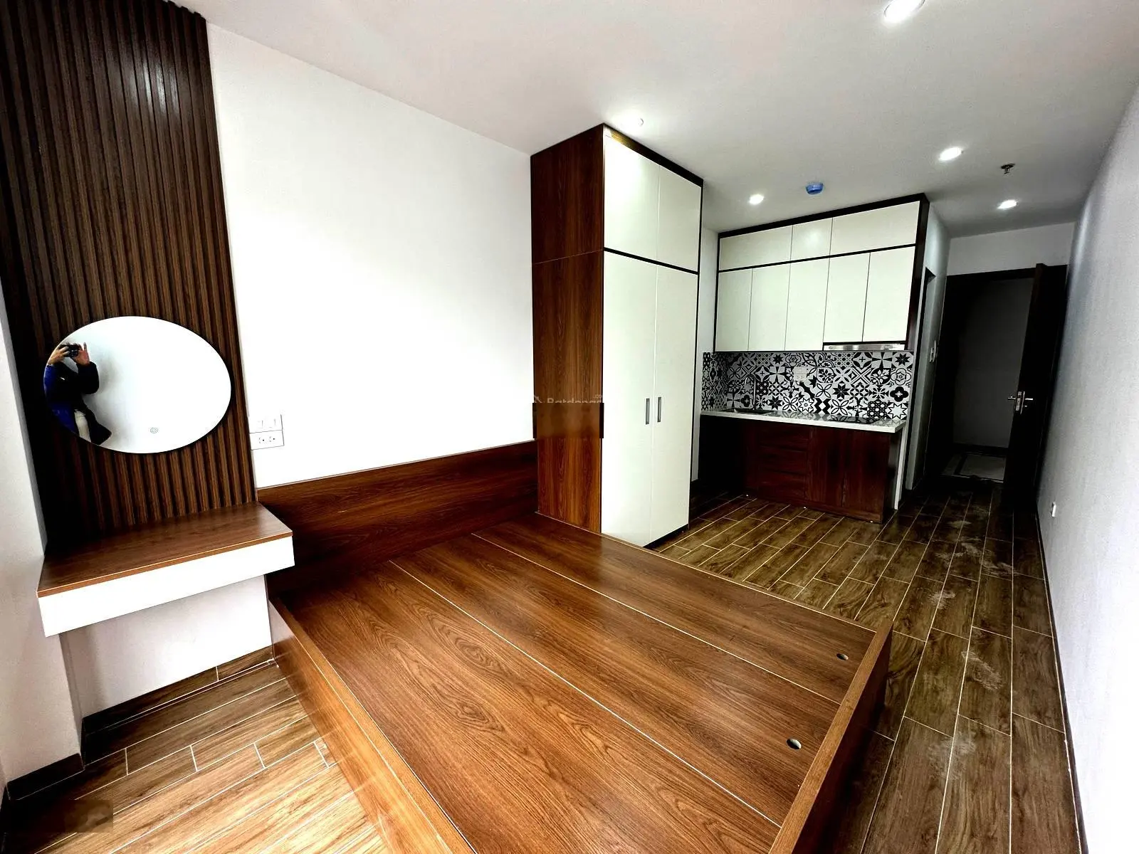 Bán nhà xây mới 100% full nội thất ngõ 66 Võng Thị Diện tích 100m2, 7 tầng, MT 5,7m, giá 26 tỷ