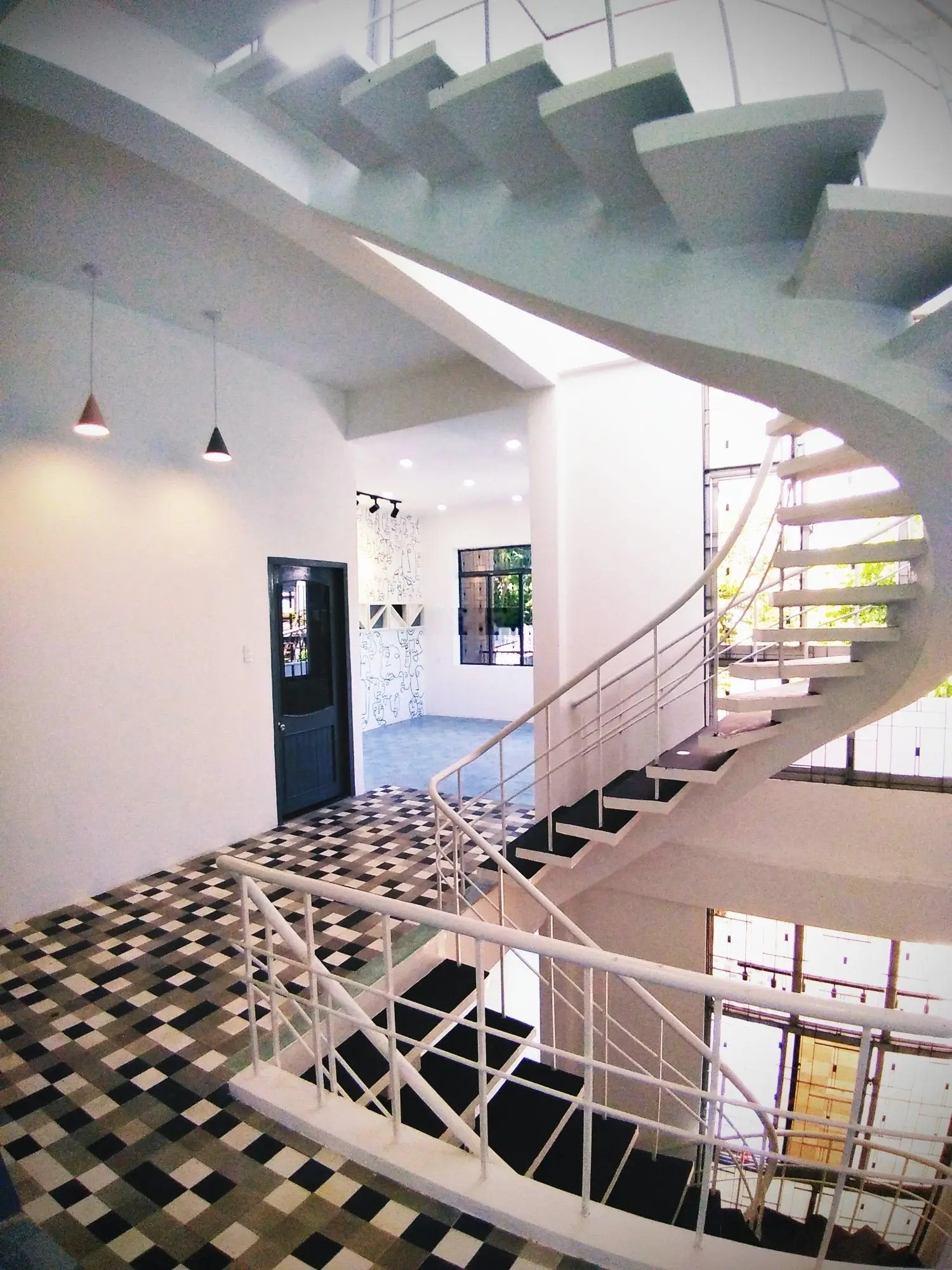 Bán nhà mặt phố Nguyễn Lương Bằng, 18 tỷ, 254.7 m2, hàng hot!