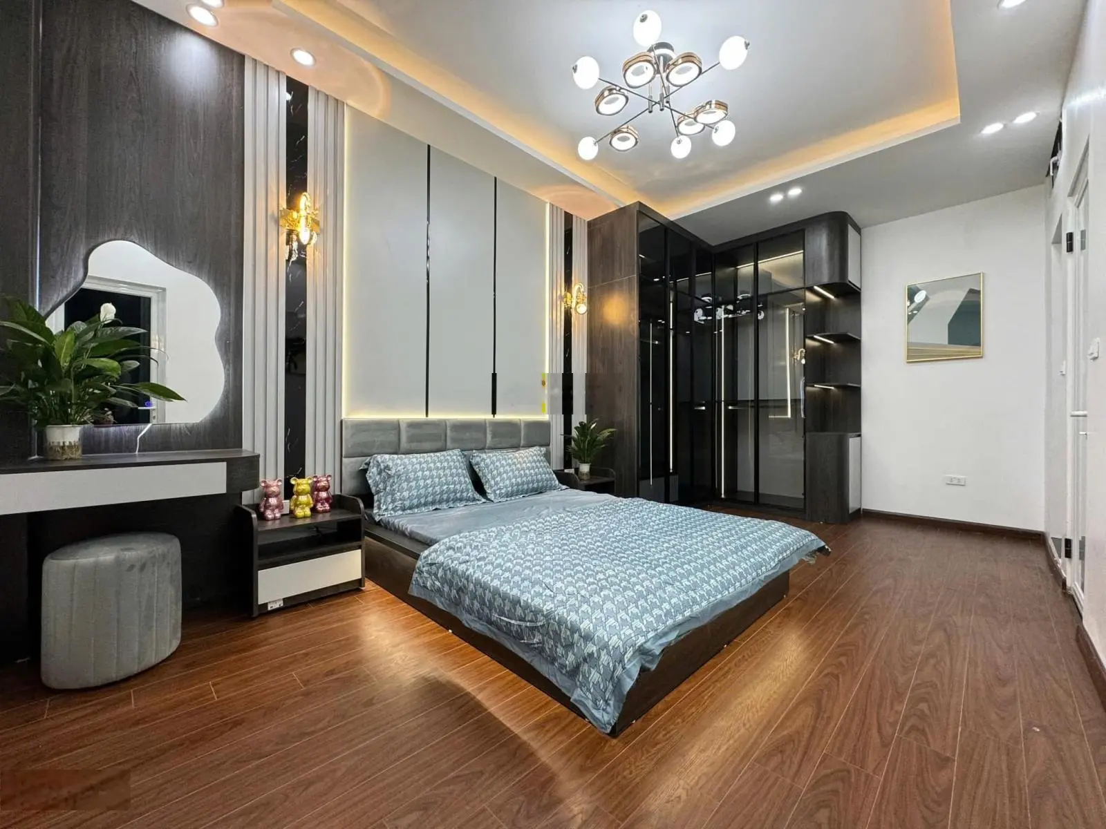 Bán nhà hiếm ở Thụy Khuê, Tây Hồ. 29m2T1/ 32m2 T2, 5 tầng, MT 5m, 7.68 tỷ. Lô góc, ngõ ô tô, kd
