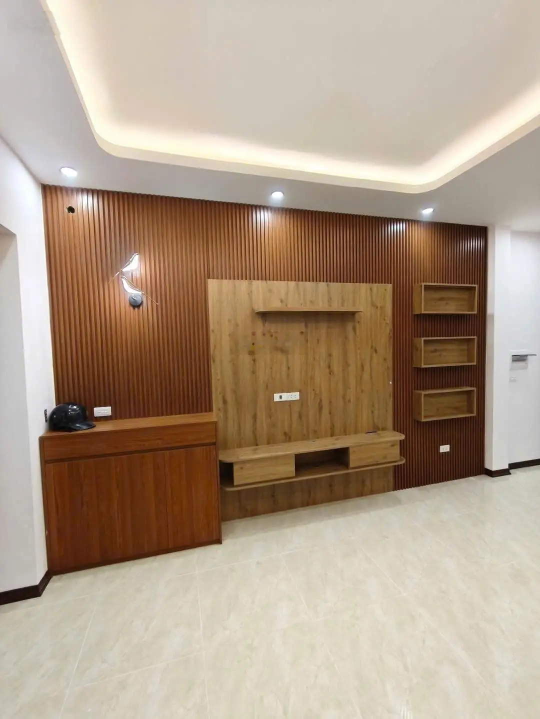 Bán nhà riêng 4 tầng tại Trung tâm quận Ba Đình, Hà Nôi. 20m ra hồ, 35M 4 tầng 8.5 tỷ.