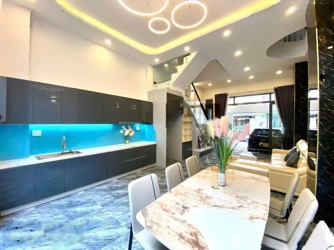 Tôi cần bán nhanh nhà Nguyễn Thiện Thuật - P3 - Q3. DT 73,6m2 gần BV Bình Dân cho thuê 25tr/th