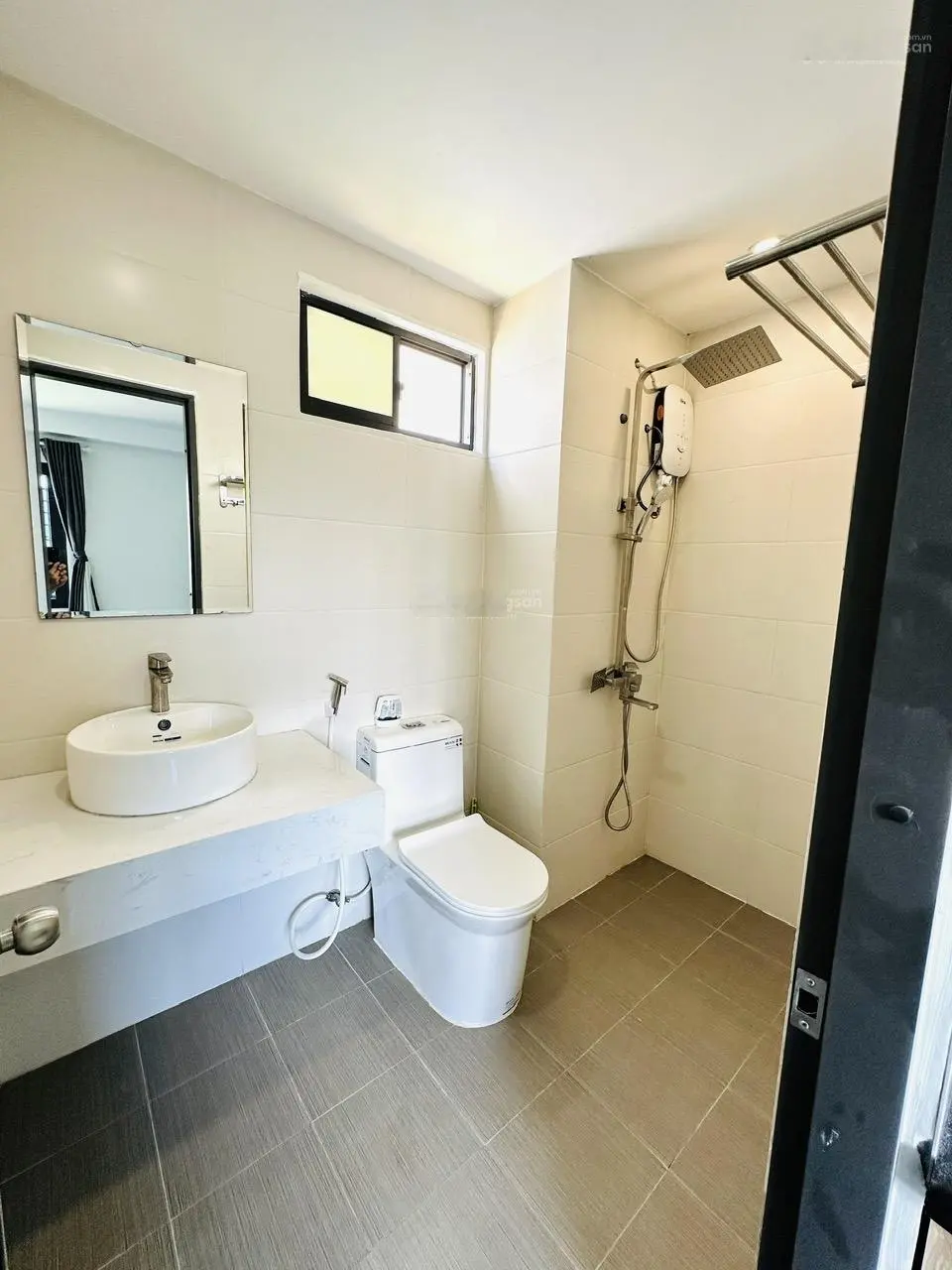 Bán nhà mặt phố có sẵn 12 căn hộ