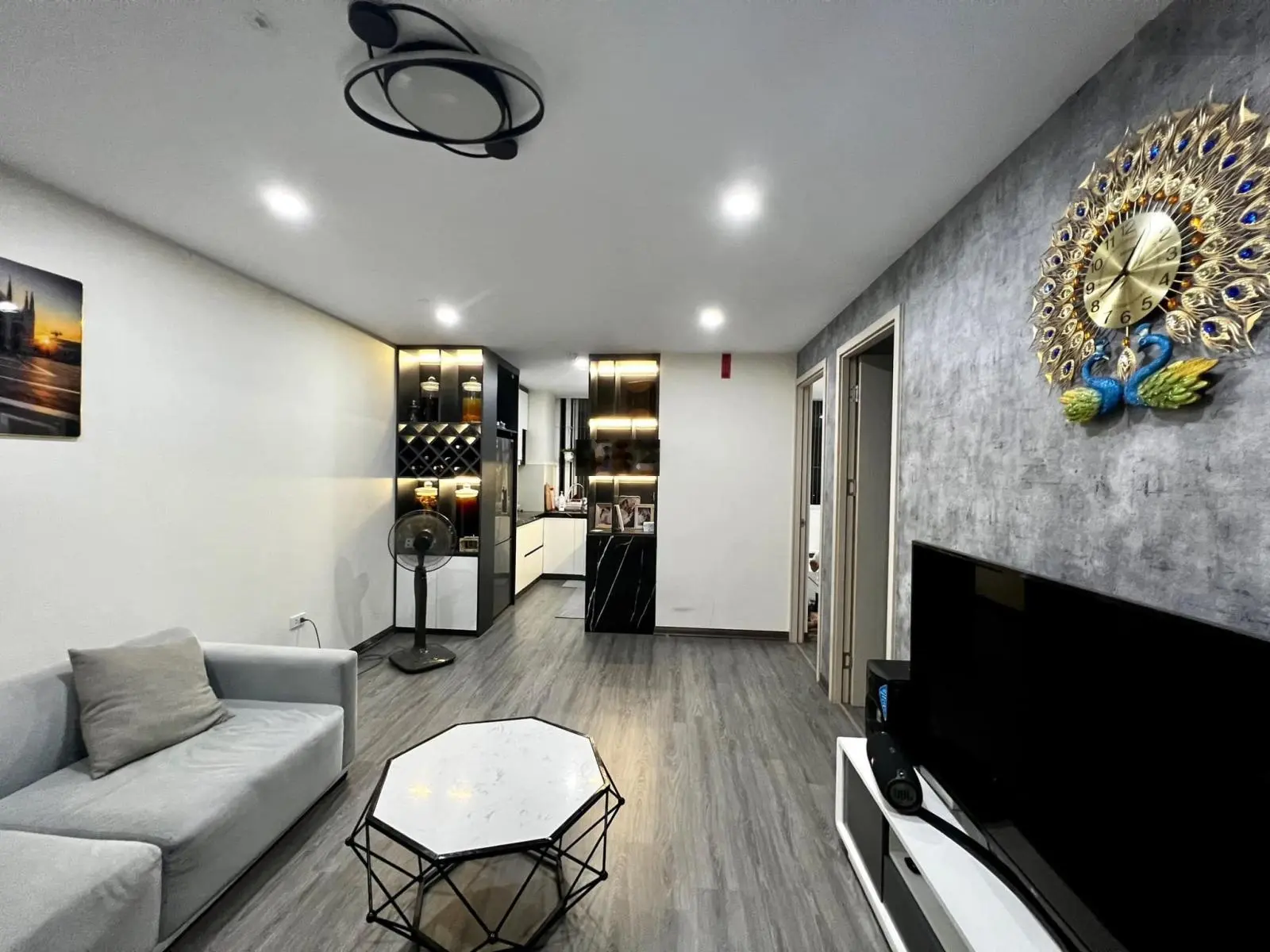 Bán căn 60m2 tầng đẹp, 2PN 2VS tòa xpHomes Star full nội thất giá 2. X tỷ