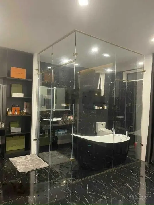 Định cư nước ngoài nên cần bán gấp căn biệt thự 240 m2 ngay cổng KDC Tấn Trường, Q7 - 29 tỷ, SHR