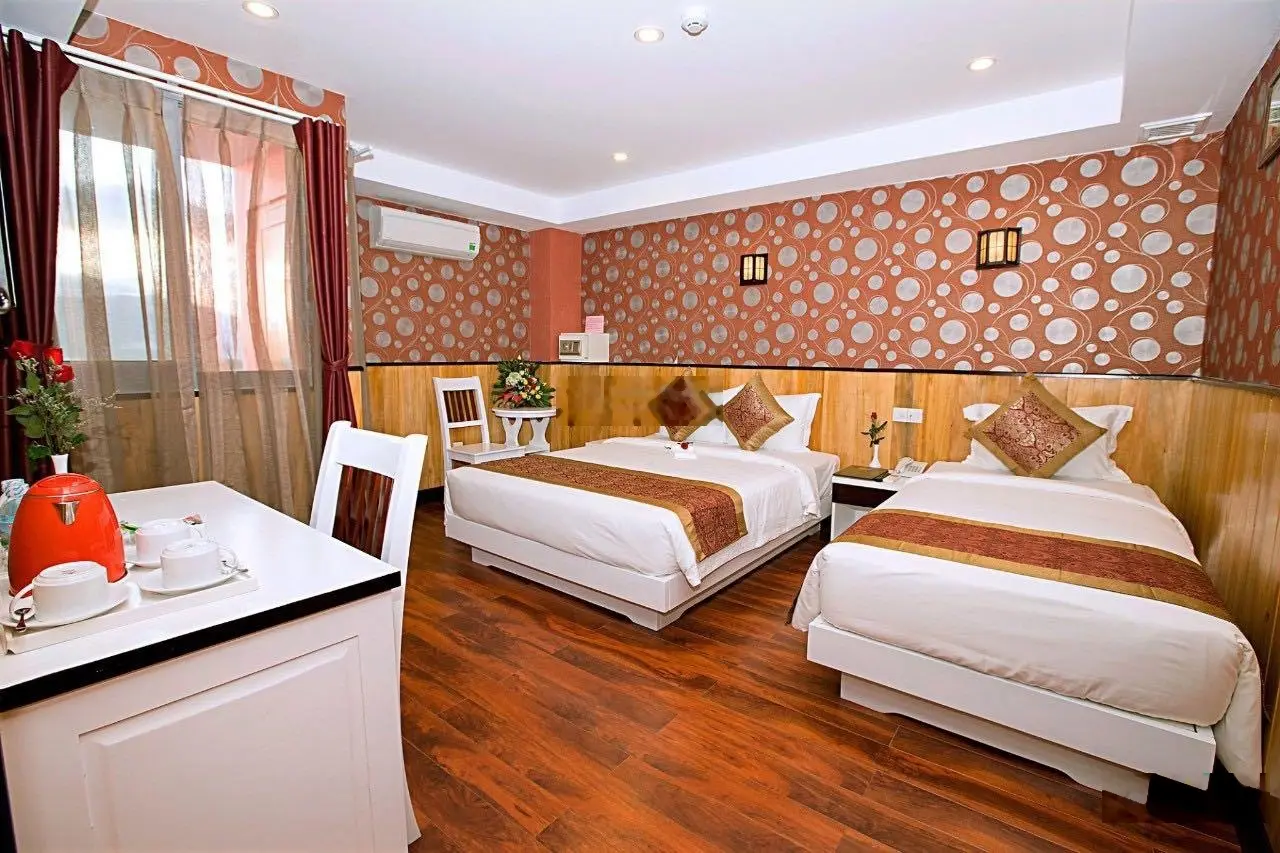 Bán khách sạn 4* Khu Phố Tây, Nha Trang. Ks cao 20 tầng, 80 P KD - Giá bán: 125 tỷ