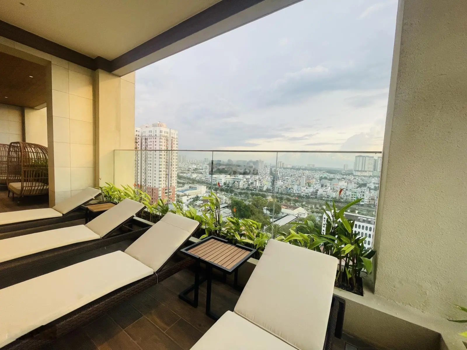 Bán căn hộ 3 phòng ngủ 135m2 khan hiếm - giá tốt - nhiều tiện ích tại đường trần hưng đạo