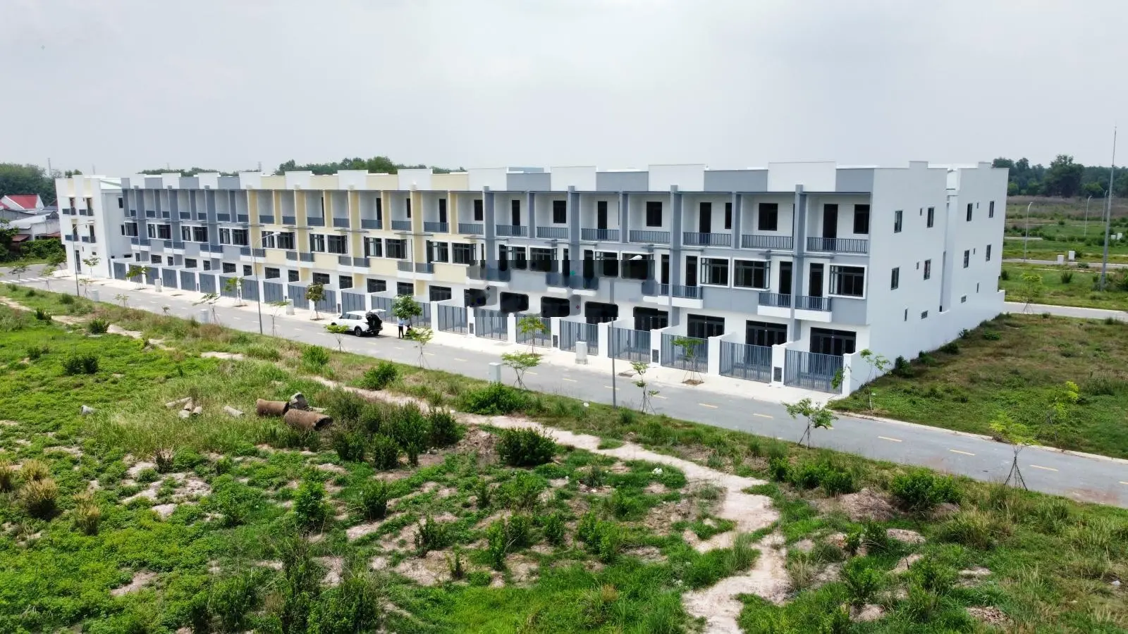 Nhà ngay KCN Phước Đông 1 trệt 1 lầu 68m2, giá 1.5 tỷ sổ sẵn sang tên ngay ngân hàng hỗ trợ 70%