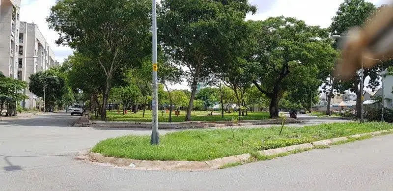 Nhà mặt tiền, 44m2, 3 tầng 4PN, ngay cạnh An Dương Vương, chung cư Khang Điền, chỉ 4,89 tỷ