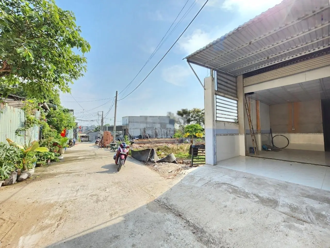 1 tỷ 950 bán đất có nhà cấp 4 phần thô cách đường Nguyễn Thị Tươi 200m, P. Tân Bình, Dĩ An