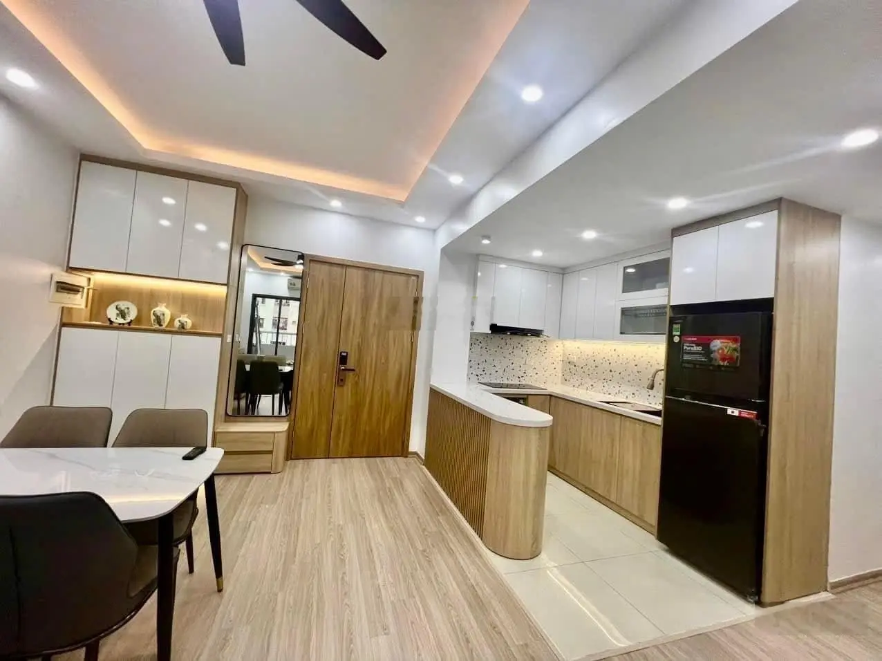 Bán chung cư Nơ 1 Bán Đảo Linh Đàm