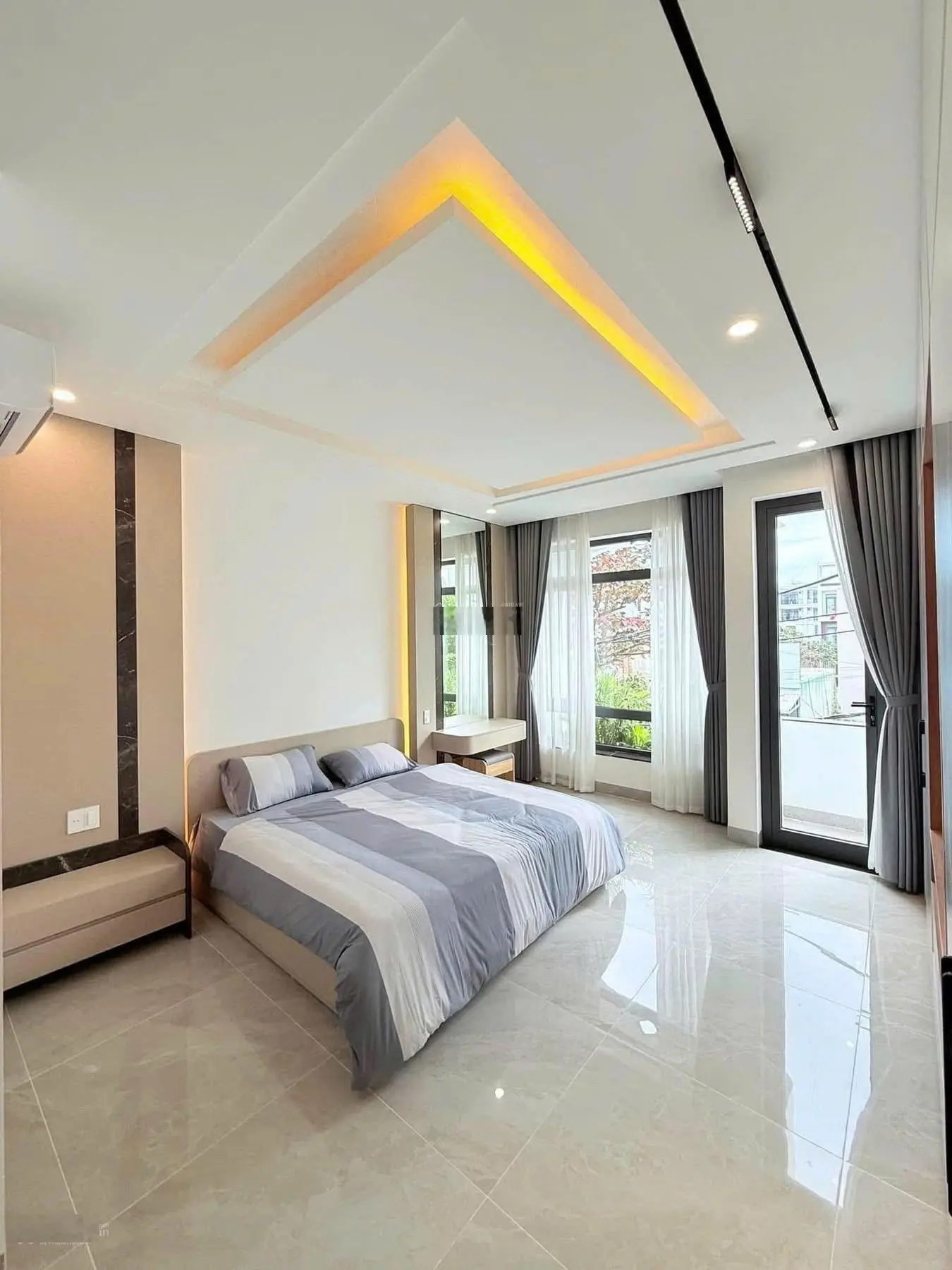 Hot!! Bán nhà đang cho thuê 16tr/th HXH Thích Quảng Đức, P5, Phú Nhuận, DT 53m2, Giá 2tỷ890, SHR