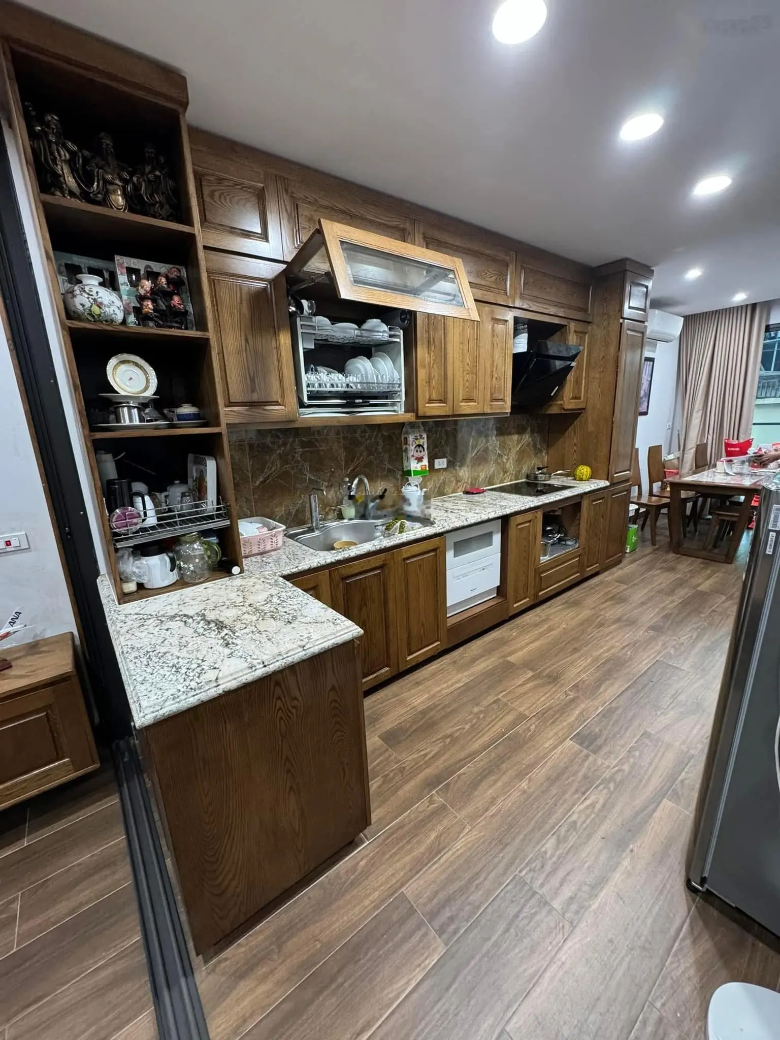 Lô góc , 1 nhà ra mặt phố lớn Cầu Giấy , 90m2x5 tầng , mt7m trước nhà ô tô , kinh doanh chỉ 25 tỷ.