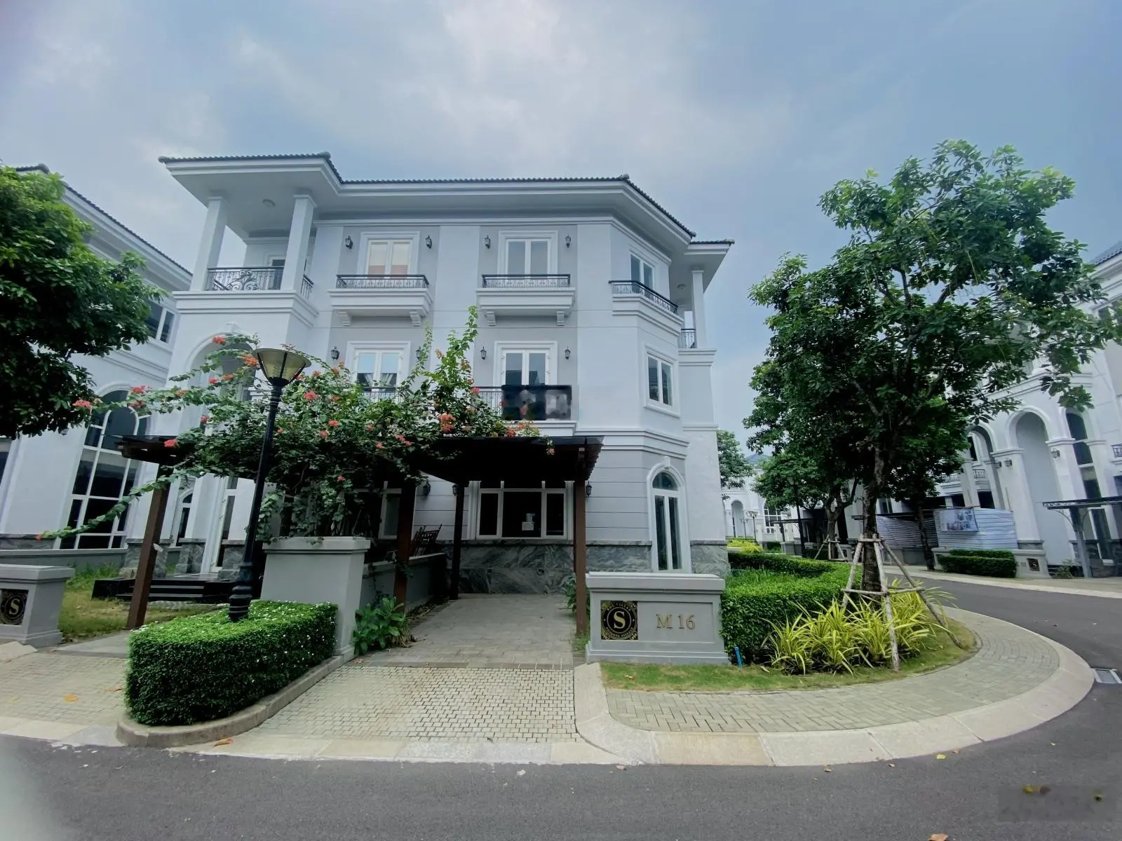 PhoDong Village Quận 2 bán căn biệt thự song lập Sol Villas XD 292m2 giá 25 tỷ. Hotline 0908 137 ***