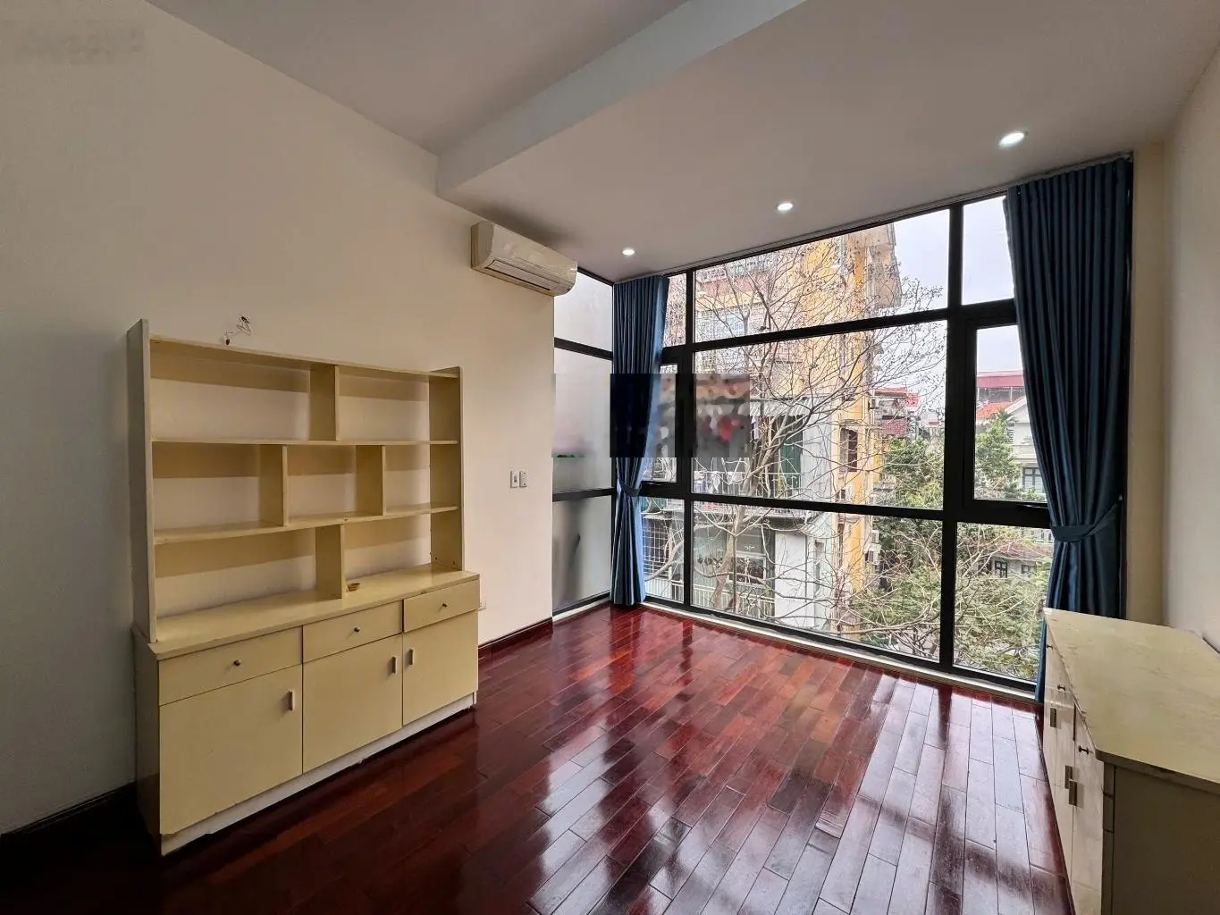 Bán nhà Vĩnh Phúc Ba Đình, 54m2 6 tầng ngõ 3 ô tô tránh vỉa hè rộng giá 22 tỷ gia đình cần bán