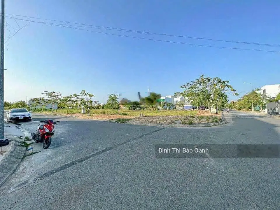Cần bán gấp đất Đ. Hùng Vương, P7, Bến Tre gần THCS Mỹ Hòa, 120m2/550tr view sông, thổ cư 100%, SHR