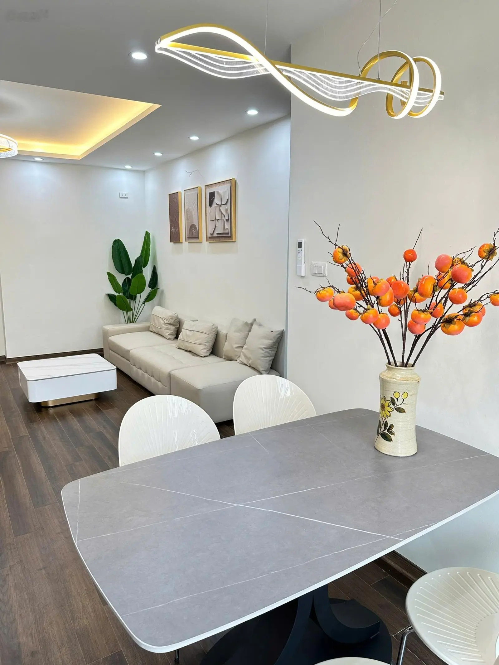 Bán căn hộ 2PN tầng trung view thoáng B11 Nam Trung Yên giá 3,4 tỷ