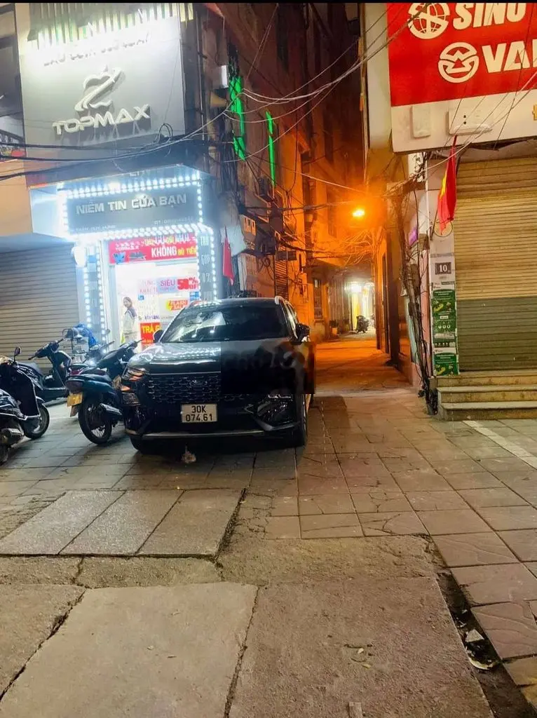 Bán nhà Trần Duy Hưng diện tích 60m, 6tầng thang máy.