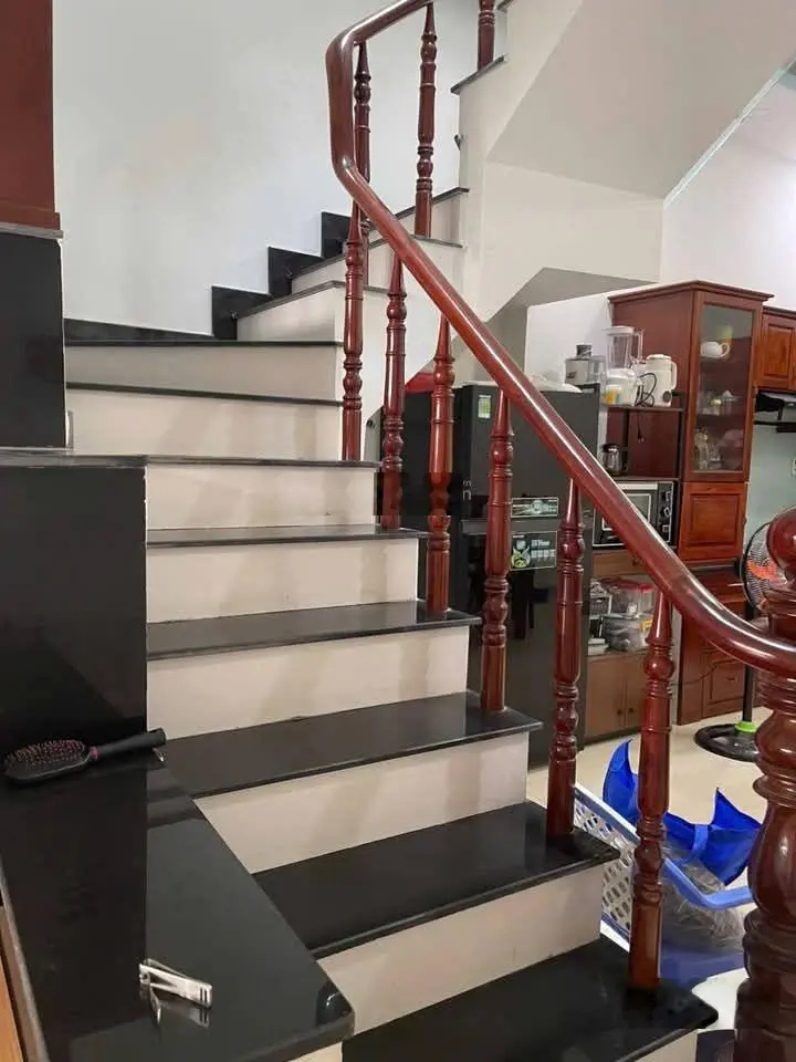 Nhà 3 LẦU ĐƯỜNG XE TẢI-NGAY CHỢ LONG TRƯỜNG, QUẬN 9- Gía chỉ 4,4 tỷ thương lượng