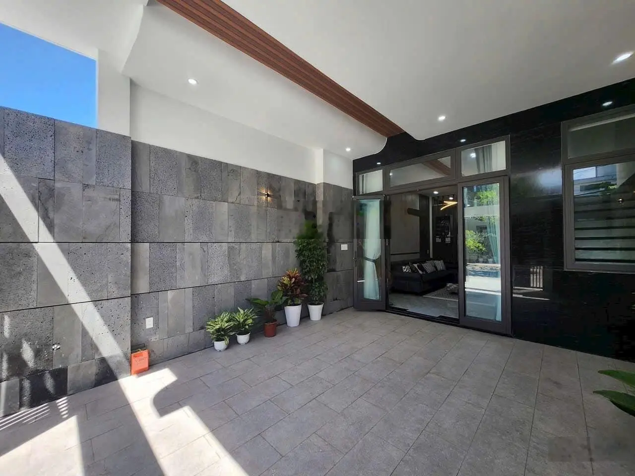 Bán nhà 3 tầng đường Phan Thị Nể, Liên Chiểu, đường thông biển, nhà xây mới 100% giá 6,9 tỷ TL