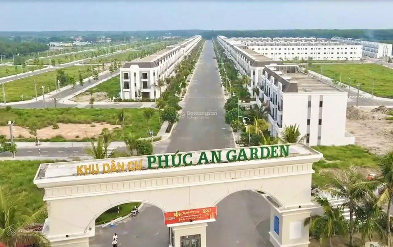 Nhà phố 100m2 giá 1,8 tỷ 1 trệt 2 lầu mặt tiền đường 20m, sổ hồng riêng - LH 0961571940