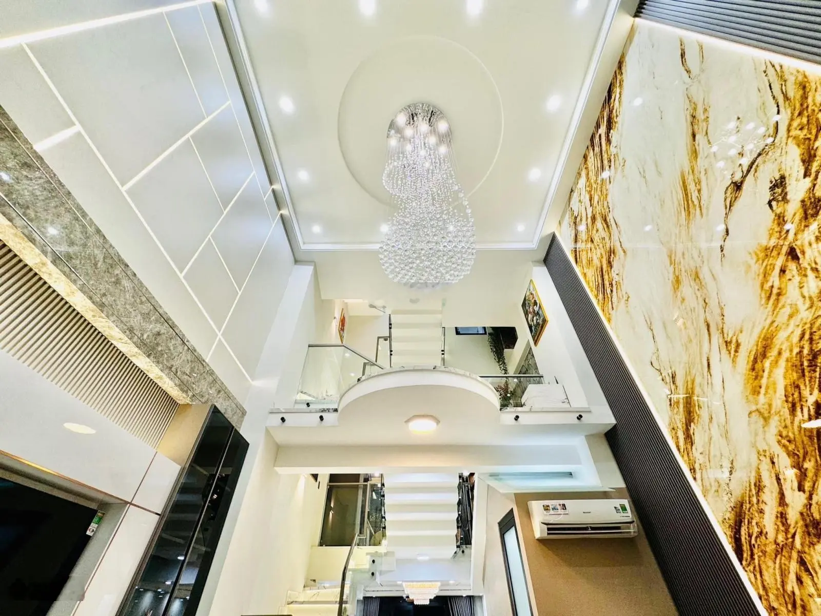 Bán nhanh nhà Thích Quảng Đức, P5, Phú Nhuận, 81,6m2,3 tỷ200tr,đang cho thuê 22tr/th, sổ hồng riêng