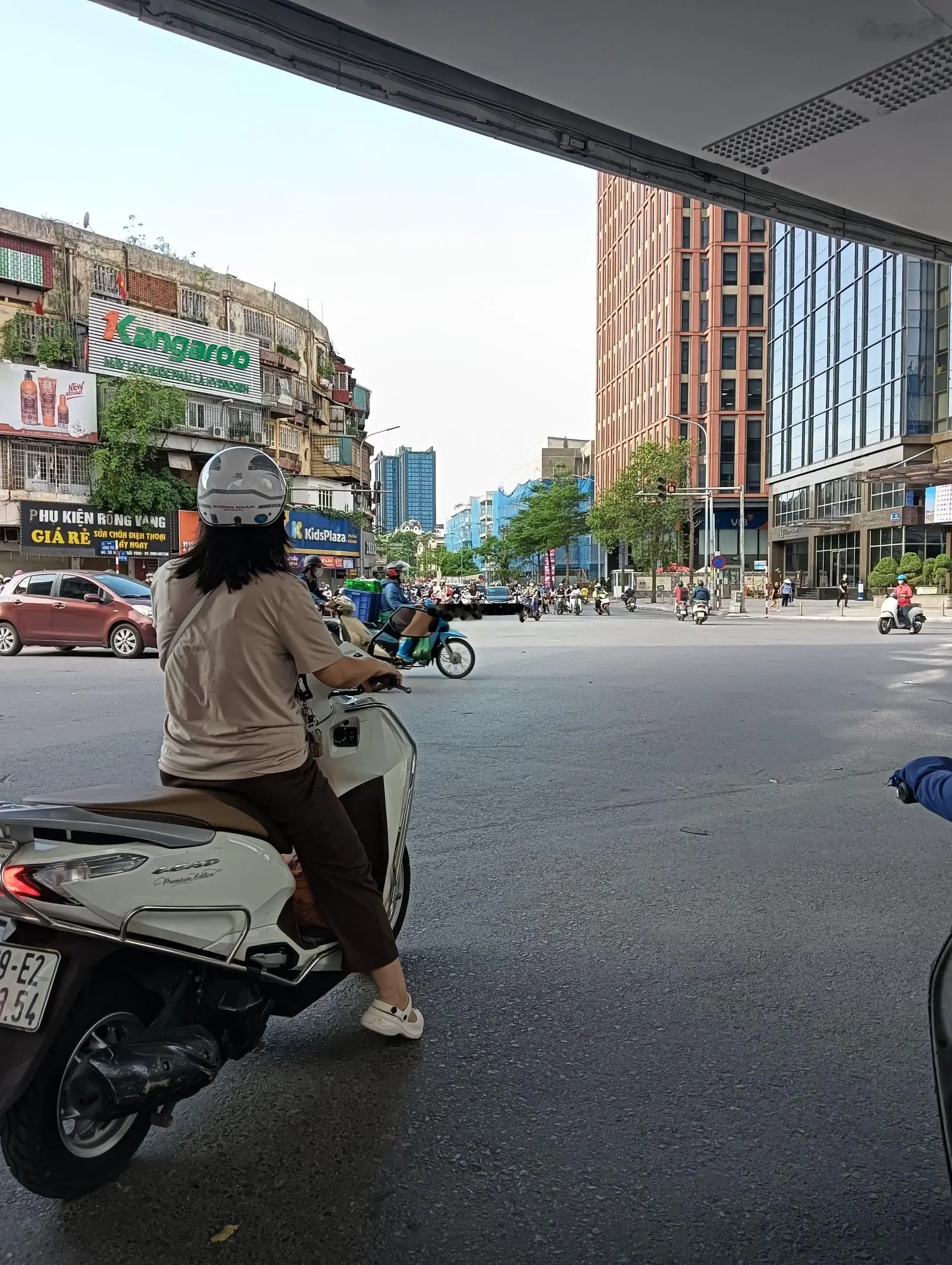 Vị trí đỉnh, ngay mặt đường giải phóng - kinh doanh đa dạng - 57m2 - mt 4m ôtô vào nhà - 17 tỷ