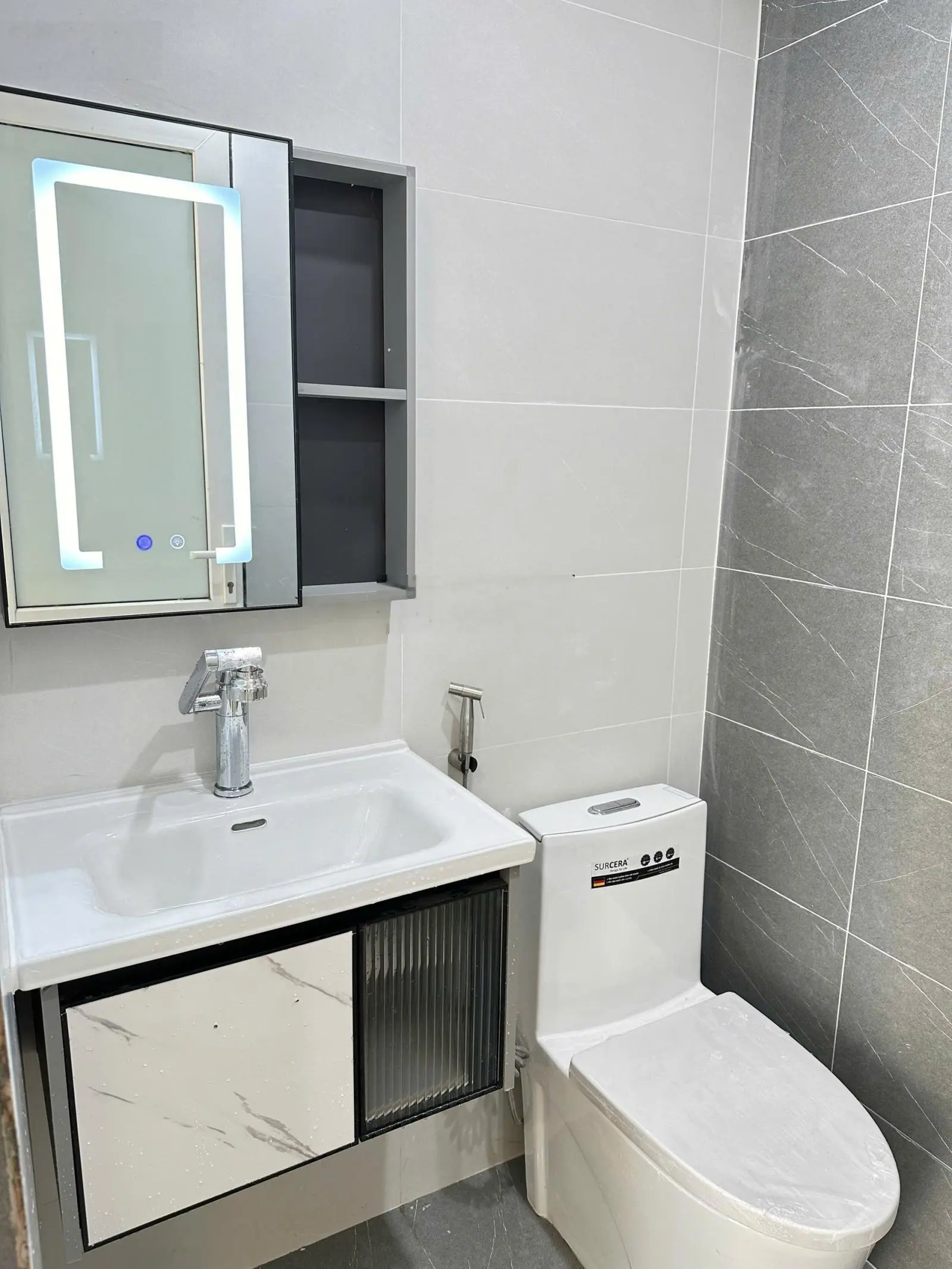 Bán gấp căn hộ 2 phòng ngủ N07, Thành Thái KĐT mới Dịch Vọng, Cầu Giấy giá 5 tỷ