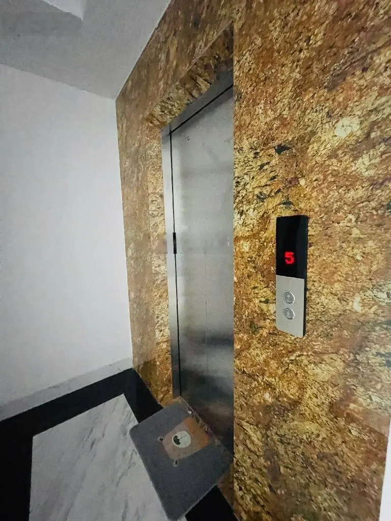 Bán nhà ngõ 66 Ngọc Thuỵ 6T thang máy nhà mới ở luôn, 1 bước ra phố giá 8 tỷ 3 có TL. LH 0936 123 ***