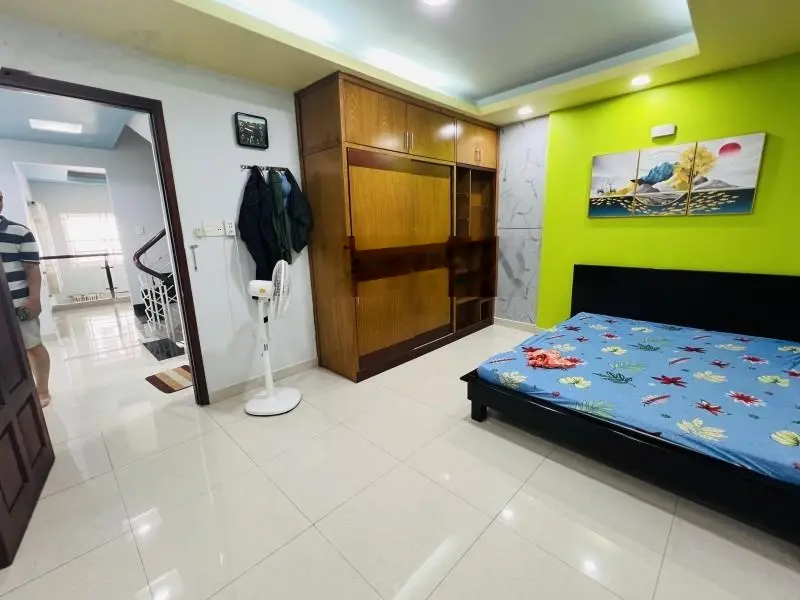 Bán gấp nhà Nguyễn Đình Chính, quận Phú Nhuận - ngang lớn 7 mét - 4 tầng 95m2 (7x15) chỉ 13.8 tỷ