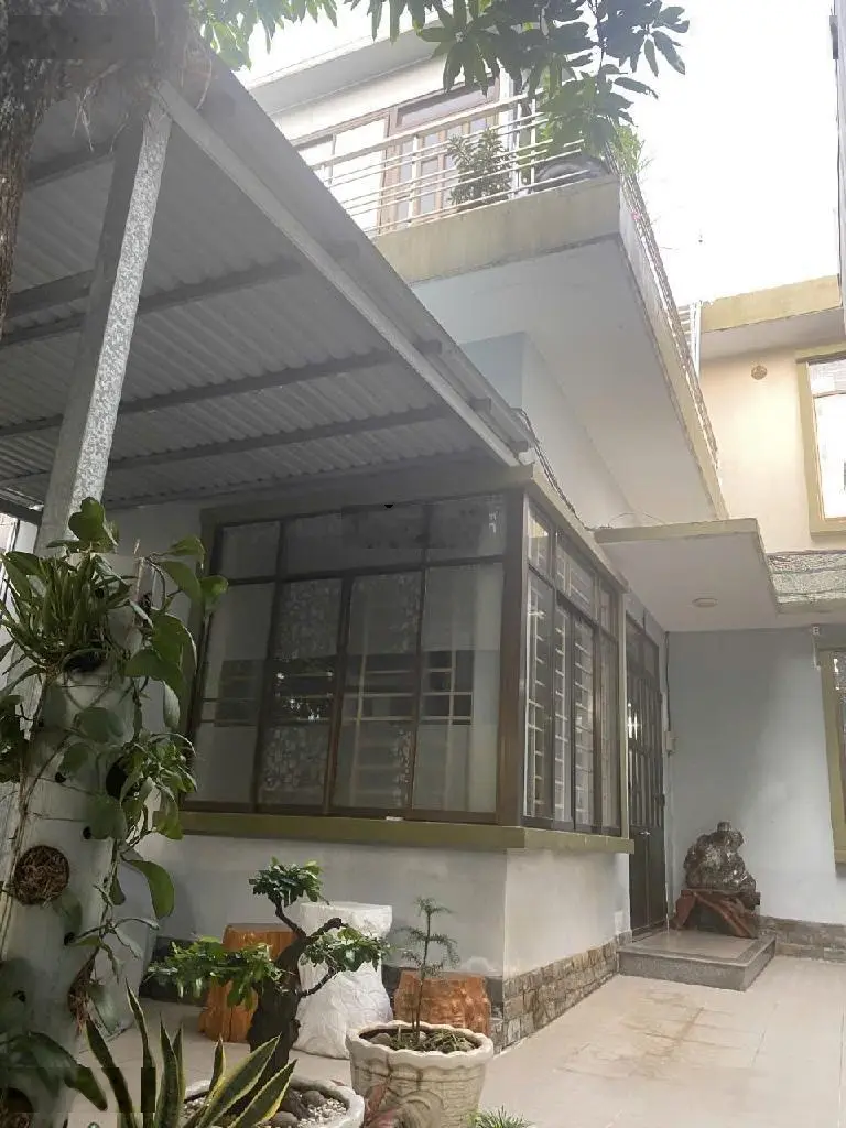 Nhà biệt thự 2 tầng , DT 300m2 , gần ngã 3 Nguyễn D Trinh - Đỗ Xuân Hợp giá 14.5 tỷ