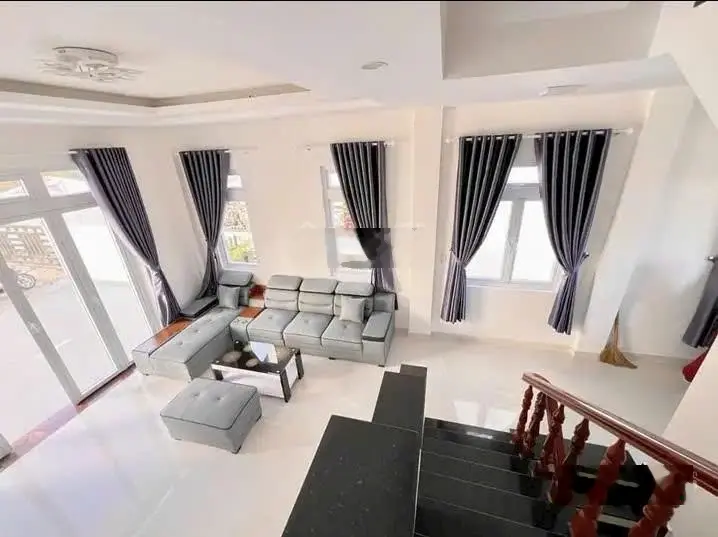 Bán villa Trịnh Hoài Đức, Tp Đà Lạt. Xây làm 2 căn giống nhau. View thung lũng