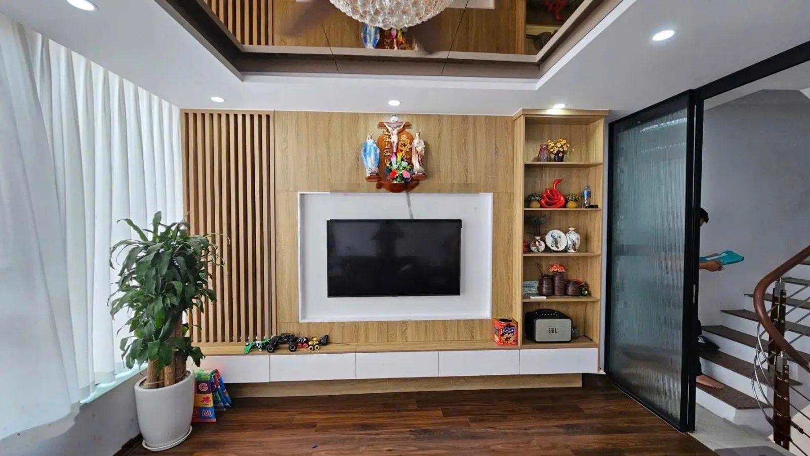 Nhà mới 5 tầng dân xây, 32m, đường trước nhà 12m, thang máy, kđt văn phú, hà đông