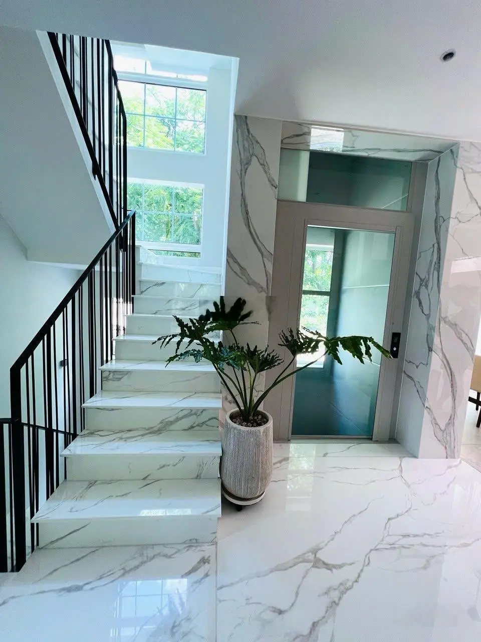 Bán nhà 436B đường 3/2, P. 12, Quận 10 diện tích: 7m x 18m, 4 tầng. HĐT: 100 triệu/th. Giá 29.5 tỷ