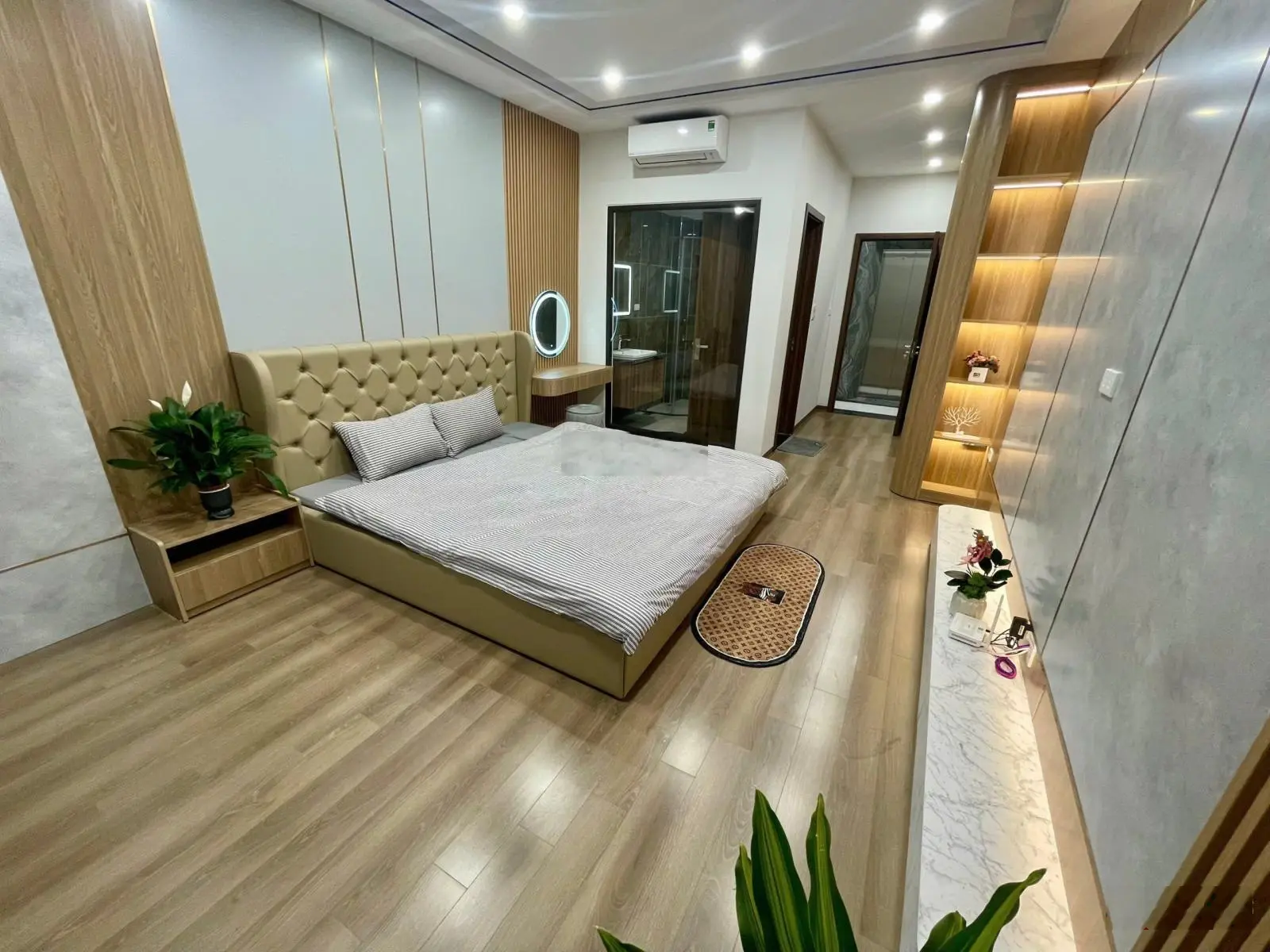 Siêu phẩm cầu thang máy Hồng Tiến Hoàng Như Tiếp Long Biên Hà Nội 50m2